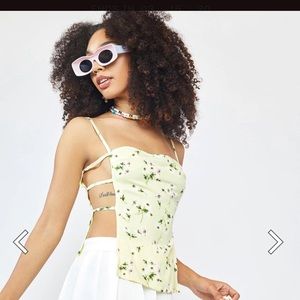 Dollskill top size M